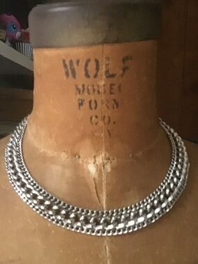 Vintage  signed Sarah Coventry necklace chocker